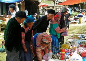 Lung Khau Nhin market