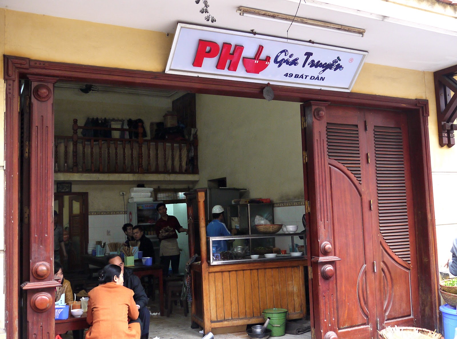  Where is the best place to eat Pho (Noolde Soup) in Hanoi Old Quarter ?