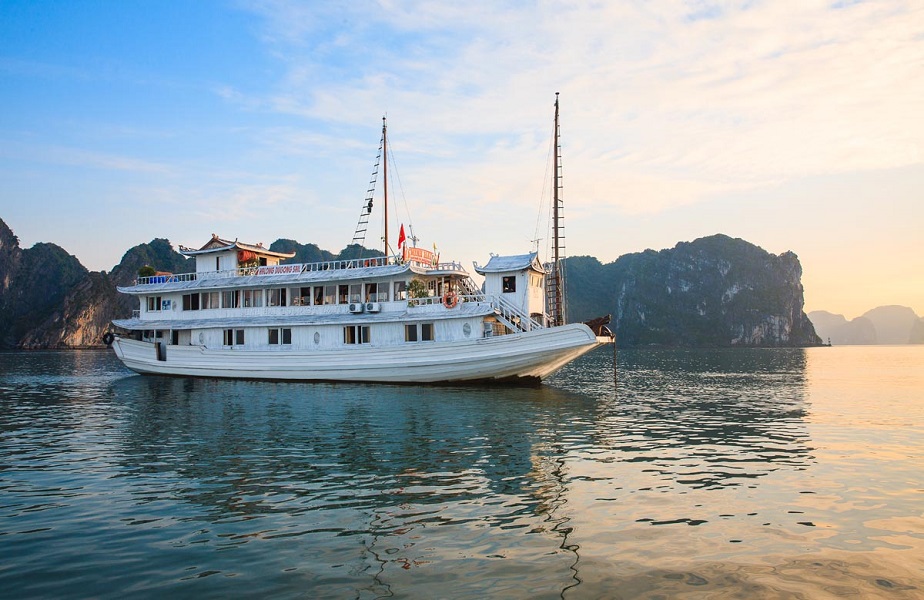 Tips for Choosing Suitable Cruise for Halong Bay Tour