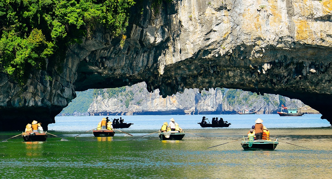Halong Sapa Tour - A travel trip from the mountain to the bay