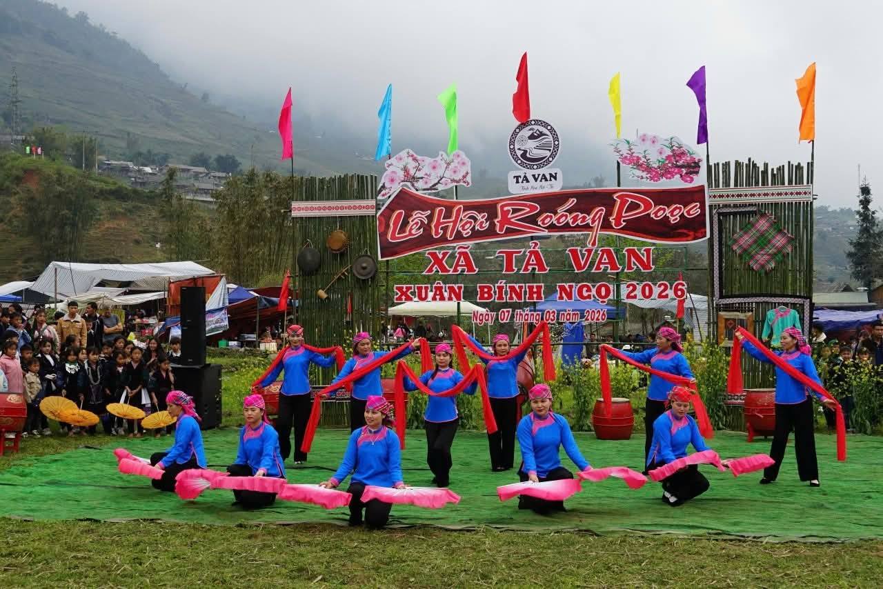 Roóng Poọc Festival in Ta Van, Sapa's most authentic spring event 1 Roóng Poọc Festival 2026