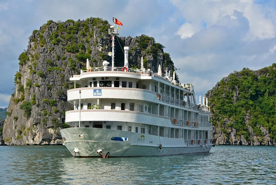 Top 5 Luxury Cruises in Halong Bay - you should know