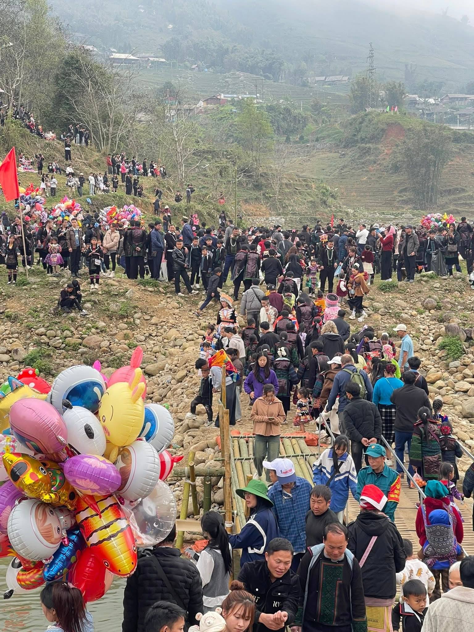 Roóng Poọc Festival in Ta Van, Sapa's most authentic spring event 5 Roóng Poọc Festival 2026 (6)